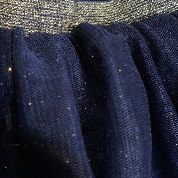 H & M navy skirt - Picture 2 of 4